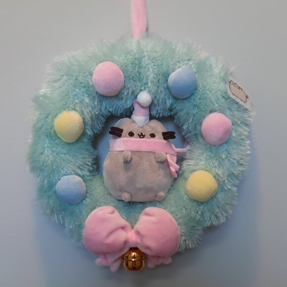 Small Pastel Pusheen Plush Cat Christmas Wreath - Picture 1 of 5